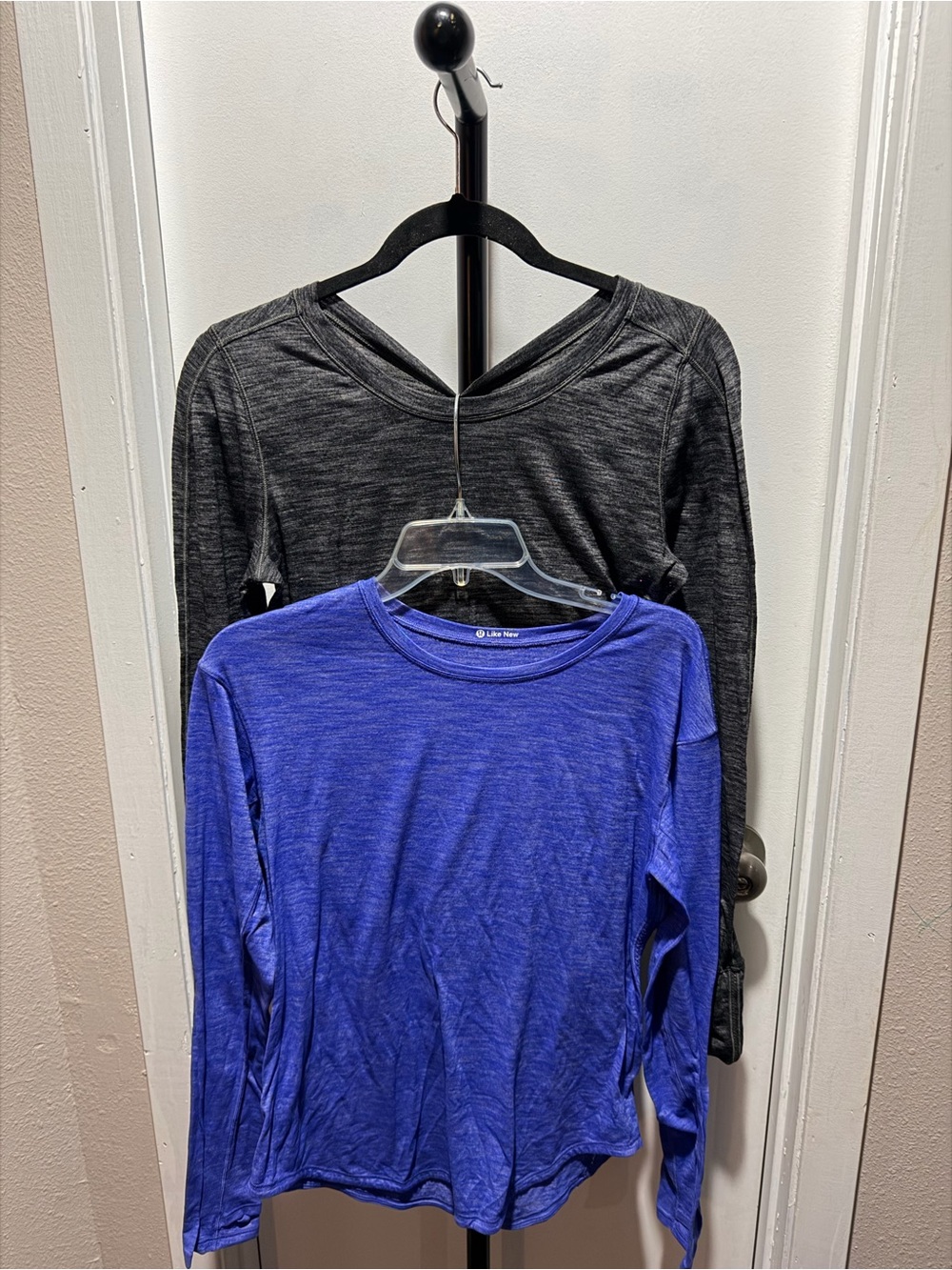 Lululemon Bundle of 2 Long Sleeve Athletic Tops Women’s Approx M Blue Gray